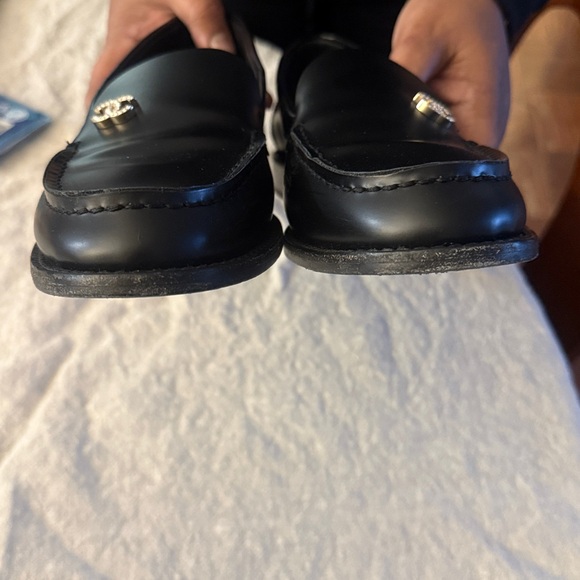 CHANEL Black Leather CC Flats Loafer Size EU 39.5 - Picture 5 of 5